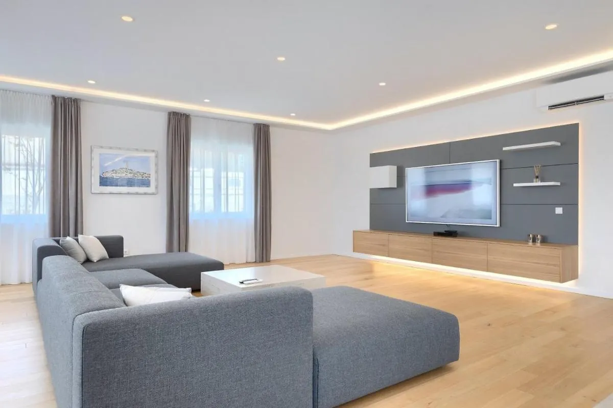 Villa Abies In Rovinjsko Selo - Haus Fuer 8 Personen