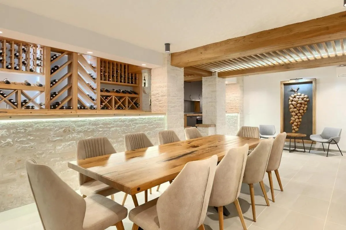 Villa Abies In Rovinjsko Selo - Haus Fuer 8 Personen