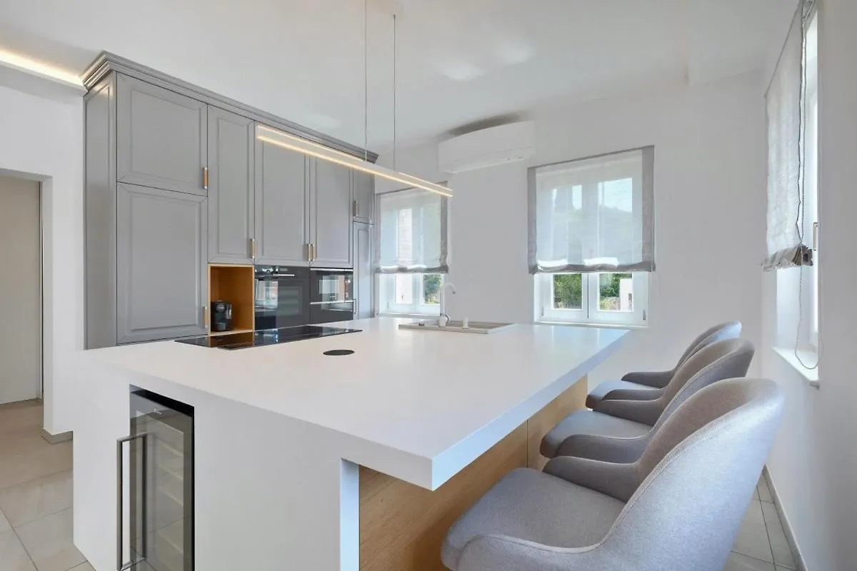 Villa Abies In Rovinjsko Selo - Haus Fuer 8 Personen