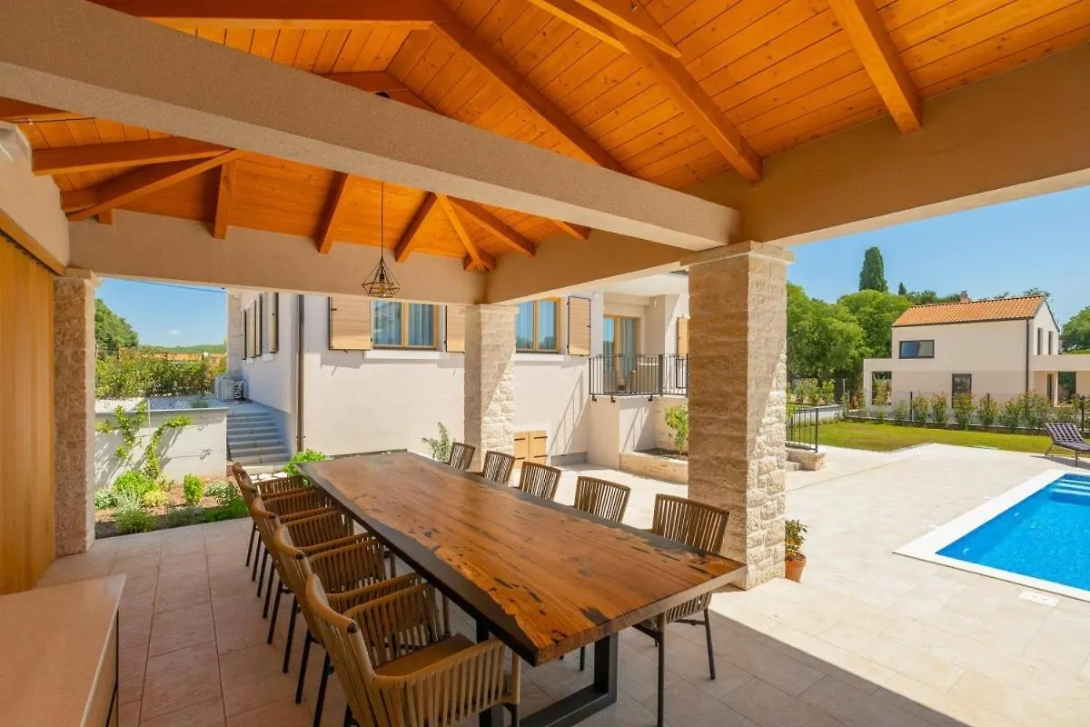 Villa Abies In Rovinjsko Selo - Haus Fuer 8 Personen